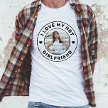 Ich Liebe Meine Freundin Einfaches Personalisierte T-Shirt<br><div class="desc">Personalisiertes "I Liebe my Hot Girlfriend", benutzerdefiniertes Text- und Foto-Shirt-Design, mit dem Sie Ihr eigenes "I Liebe my girlfriend" Shirt erstellen können. Farben und Schriftart können bearbeitet werden, klicken Sie einfach auf 'Weitere', um die Kontrolle des Designs zu erhalten. Dieser Stil ist perfekt für eine einfache, minimale, schlichte und männliche...</div>