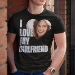 Ich Liebe Meine Freundin Herz Foto Freund Geschenk T-Shirt<br><div class="desc">Bringen Sie Spaß und Herz zusammen mit unserem 'I Liebe My Girlfriend' Funny Foto Boyfriend Gift T - Shirt. Dieses lustige Design macht ein ideales Geschenk, ob Geburtstag, Jahrestag oder einfach nur eine spontane Geste der Liebe. Lass ihm, sein Herz am Ärmel zu tragen (ganz buchstäblich) und seine Verehrung mit...</div>