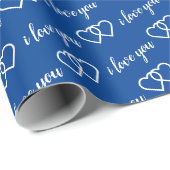 Ich Liebe Sie Blue White Heart Pattern Typografie Geschenkpapier (Rolleneckpunkt)