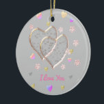 Ich Liebe Sie ...mehr als alle Worte sagen können. Keramik Ornament<br><div class="desc">in Liebe Sie,  vintage Hochzeit ,  Flitterwochen ,  nur verheiratet,  zwei durchsichtige Herzen,  romantische Hochzeit,  Valentinstag,  liebevolle Herzen,  doppelte Herzen Personalisiert , i Liebe Sie,  Hochzeitszeremonie,  können Sie den Hintergrund und Text ändern.</div>
