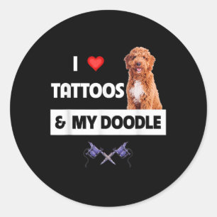 Ich Liebe Tattoos und mein Goldener Doodle Hund Runder Aufkleber
