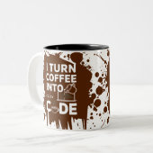 Ich mache Kaffee in Code Zweifarbige Tasse (Vorderseite Links)