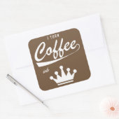 Ich mache Kaffee in KOMs Quadratischer Aufkleber (Umschlag)