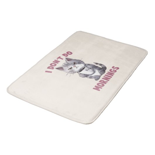 Ich mache keinen Morgen - Graue Katze mit Kaffee Badematte (Schrägansicht)