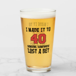 Ich machte es zu 40 jemandem, der einen Wettkampfg Glas