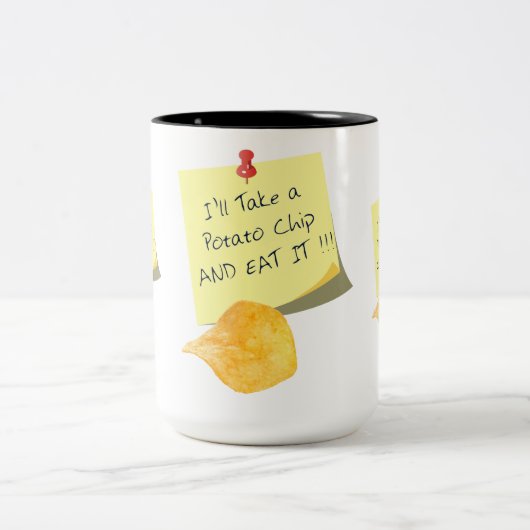 Ich nehme einen KartoffelChip und esse ihn!!! Zweifarbige Tasse (Mittel)
