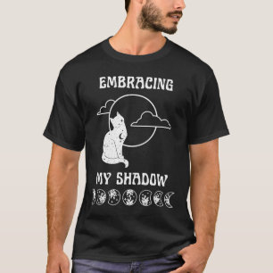Ich nutze meine Shadow Witchy Moon Cat Shadow Work T-Shirt