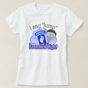 Ich sage Sprung [173. im Flugzeug] T-Shirt