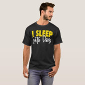 Ich schlafe mit Hunden T-Shirt (Vorne ganz)