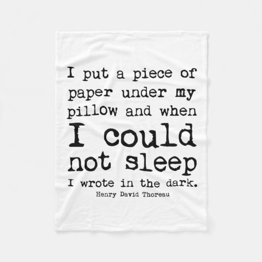 Ich schrieb in das dunkle Thoreau Zitat Fleecedecke (Vorderseite)