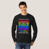 Ich schwinge auf beide Arten gewaltsam mit einer A T-Shirt (Vorne ganz)