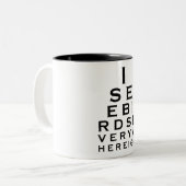 Ich sehe Vögel Eyechart Zweifarbige Tasse (Vorderseite Links)