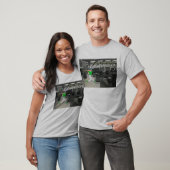 Ich spiele Baseball in einem Labor T-Shirt (Unisex)