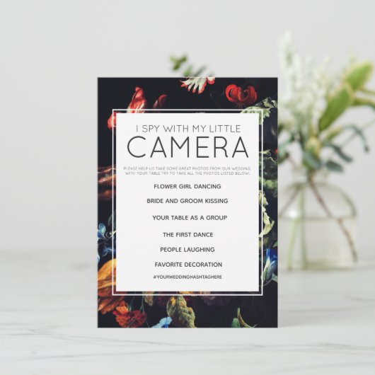 Ich spioniere mit meiner kleinen Kamera Hochzeitss Einladung (Stehend Vorderseite)