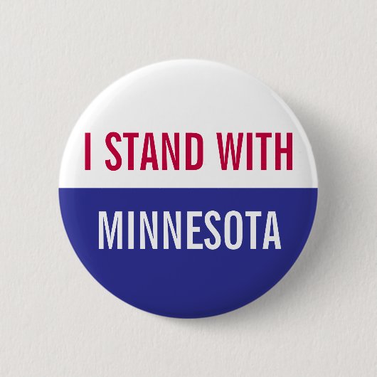 Ich stehe mit dem Minnesota-Protest Button (Vorderseite)
