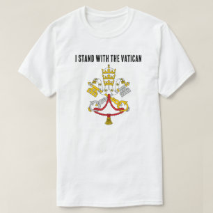 Ich stehe mit dem Vatikan T-Shirt
