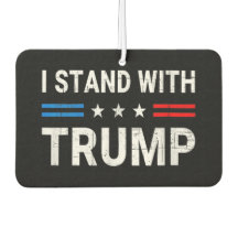 Ich stehe mit der amerikanischen Flagge Trumps