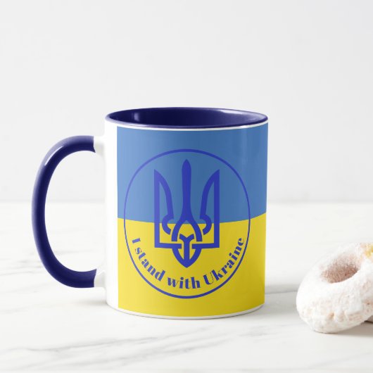 Ich stehe mit der Ukraine auf der Tasse der blauen (Mit Donut)