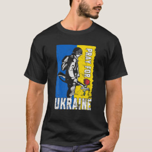 Ich stehe mit der ukrainischen Flagge und bete für T-Shirt