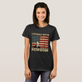 Ich stehe mit Gavin Newsom T-Shirt (Vorne ganz)