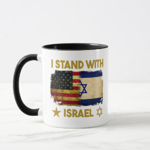Ich stehe mit Israel Shirt da, das ich mit Israel Tasse