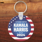 Ich stehe mit Kamala Harris 2024 Schlüsselanhänger (Vorderseite)