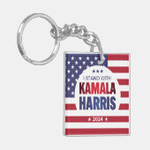 Ich stehe mit Kamala Harris Blue Red 2024 Schlüsse Schlüsselanhänger (Vorderseite links)