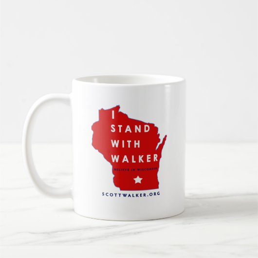 Ich stehe mit Scott-Wanderer Kaffeetasse (Links)