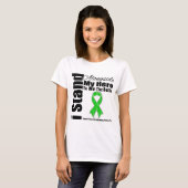 Ich stehe neben meiner Held-traumatischen T-Shirt (Vorne ganz)