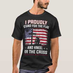 Ich stehe stolz für die Fahne und den Knie für den T-Shirt
