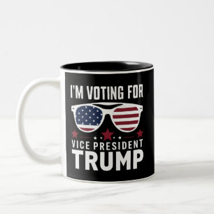 Ich stimme für die Wahl von Vizepräsident Trump 20 Zweifarbige Tasse