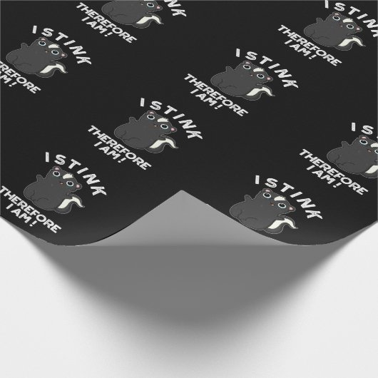 Ich stink daher bin ich lustig Skunk Pun Dark BG Geschenkpapier (Ecke)
