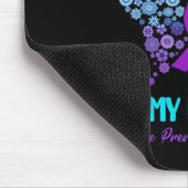 Ich trage Aquamarinen Lila in Erinnerung an den Tö Mousepad (Ecke)