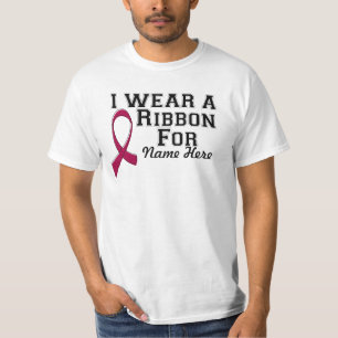 Ich trage ein Burgund-Multiband T-Shirt