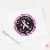 Ich trage ein rosa Brustkrebs-Bewusstsein floraler Runder Aufkleber (Umschlag)