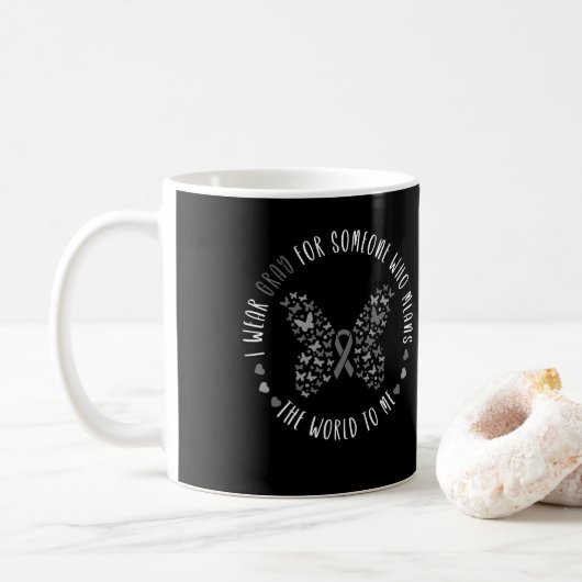 Ich trage Grau für jemanden, der Hirnkrebs bekommt Kaffeetasse (Mit Donut)