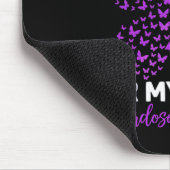 Ich trage Lila für meinen Cousin Überdosierung Mousepad (Ecke)