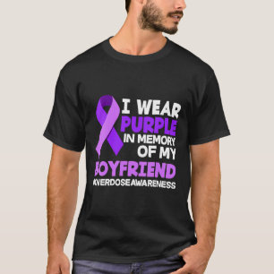 Ich trage Lila im Gedächtnis meiner Freundin Überd T-Shirt