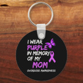 Ich trage Lila in Erinnerung an meine Mama Überdos Schlüsselanhänger (Vorderseite)