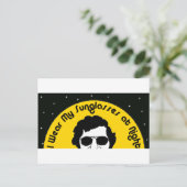 Ich trage nachts meine Sonnenbrille Postkarte (Stehend Vorderseite)
