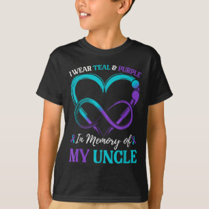Ich trage Türkis und Lila in Erinnerung an meinen T-Shirt