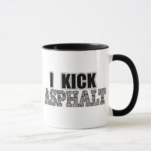 Ich trete Asphalt Tasse
