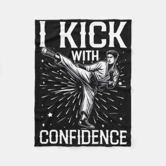 Ich trete mit Zuversicht Martial Arts Karate Inspi Fleecedecke