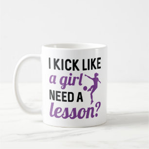 Ich trete wie ein Mädchen, das eine Lektion brauch Kaffeetasse
