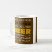 ICH TRINKE NUR BIER Witz Tasse für Bierliebhaber (Vorderseite Links)