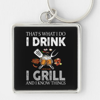 Ich trinke und grill Essen nach Maß Schlüsselanhänger