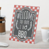 Ich tue GRILLEN Coupels "Coed Engagement Party" wi Sockelschild (In SItu)