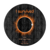 Ich überlebte 2024 das Solar Eclipse Cutting Board Schneidebrett (Vorderseite)