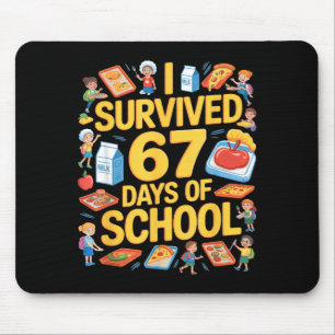 Ich überlebte 67 Tage des Cafeteria-Chaos Küchen-L Mousepad