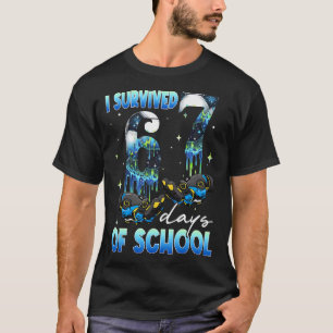 Ich überlebte 67 Tage Schule Fußball Jungen Kinder T-Shirt